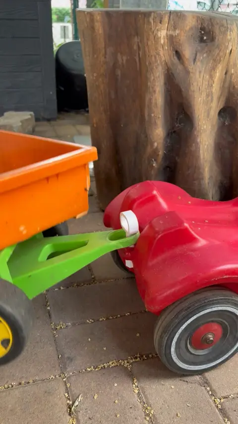 Bobbycar Anhängerbolzen